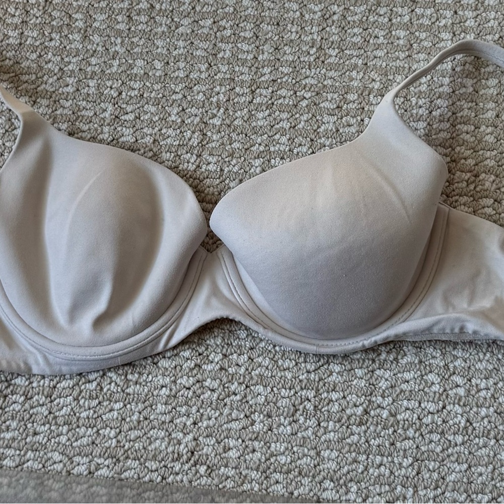 Victoria's Secret Cream Underwire Bra with Molded Cups